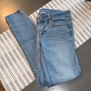 Women’s American Eagle jeans